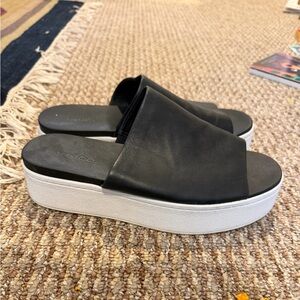 Vince Walford leather platform slide!! GUC! Hardly worn!!